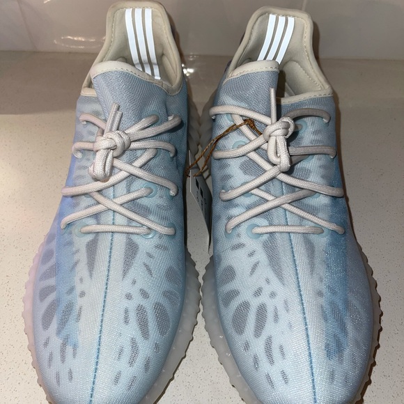 Adidas Yeezy 350 Boost V2 main image 10